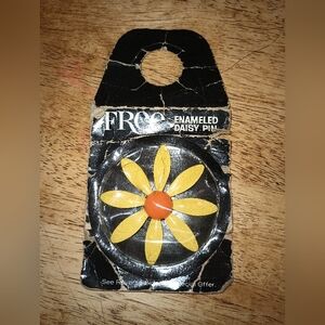 Vintage, In Package, Enameled Daisy Pin.